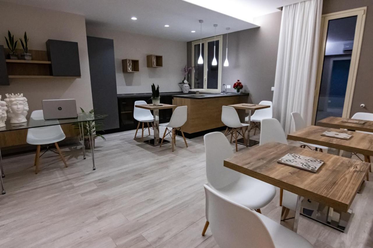 B&B Le Maioliche Milazzo Buitenkant foto